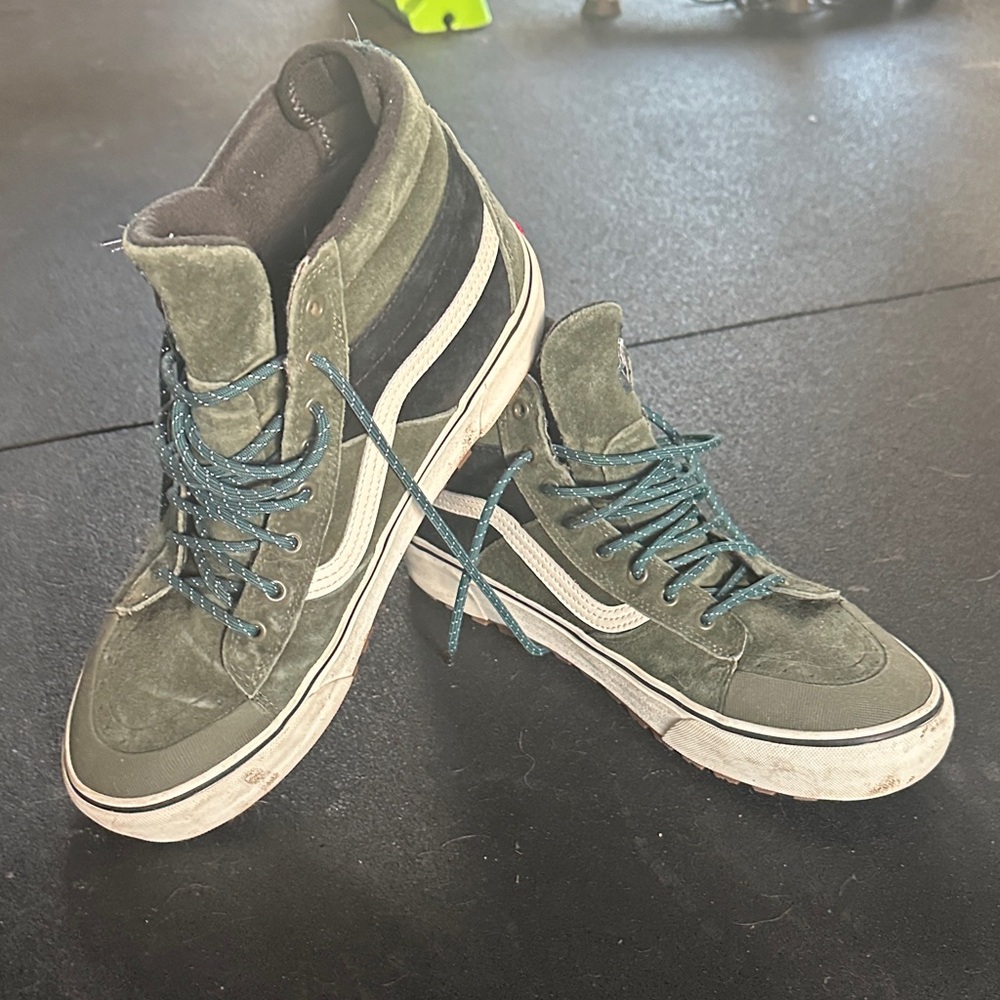 Vans Men's Sk8 Hi MTE Insulated Shoe with Ultra Cush - Olive and Black